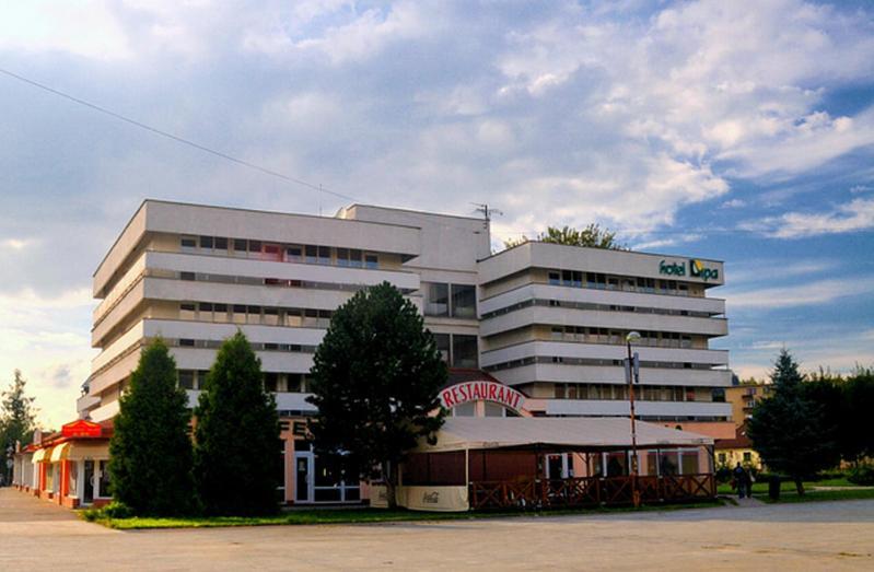 Hotel Lipa Чадца Экстерьер фото